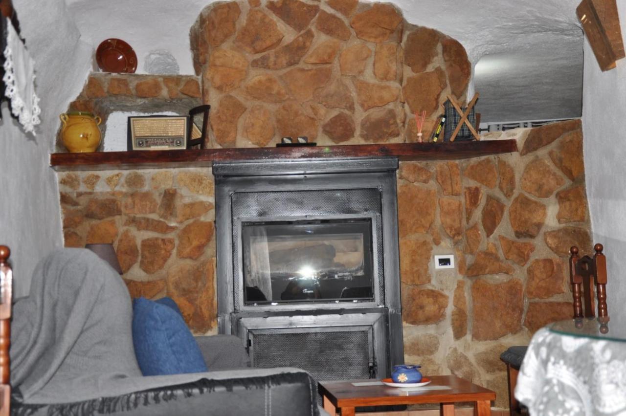 Гостевой дом Casa Cueva El Almendro Пегалахар Экстерьер фото